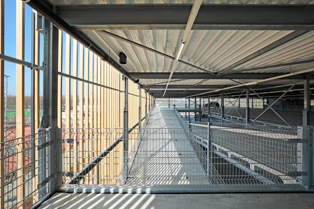 NAF 9670 CARPARKS UITHOF rezised 1