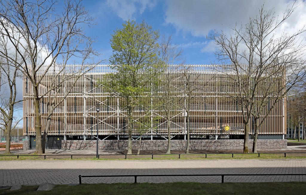 NAF 9984 CARPARKS UITHOF resized