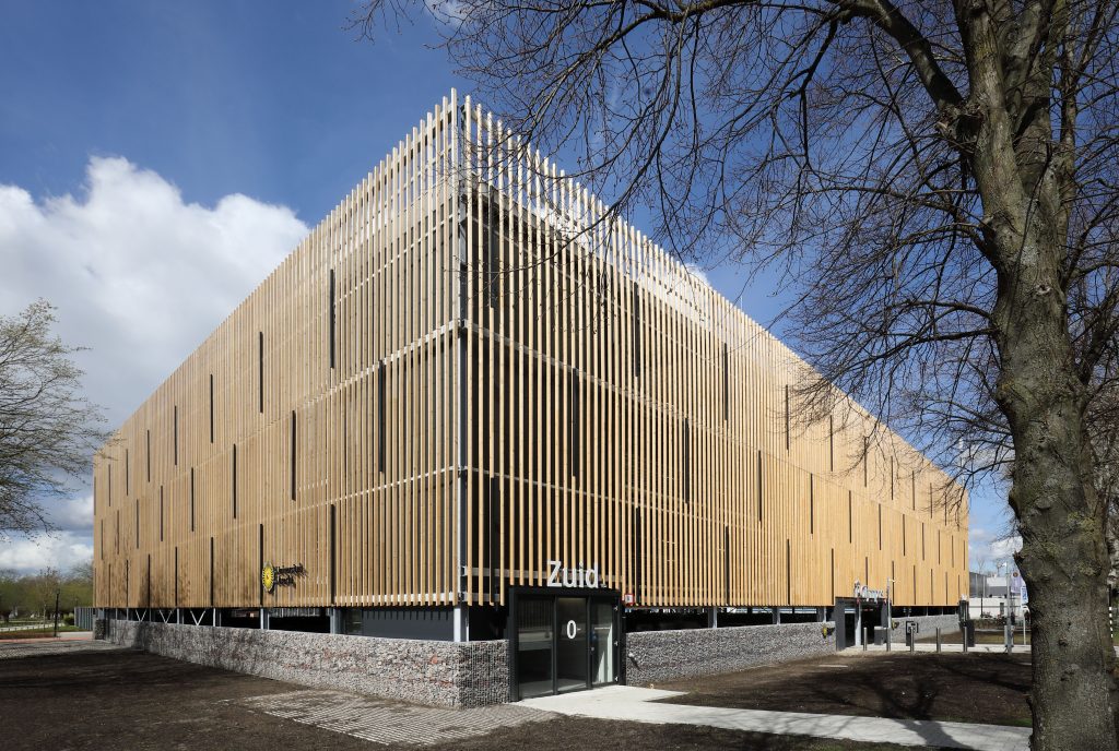 NAF 9990 CARPARKS UITHOFresized